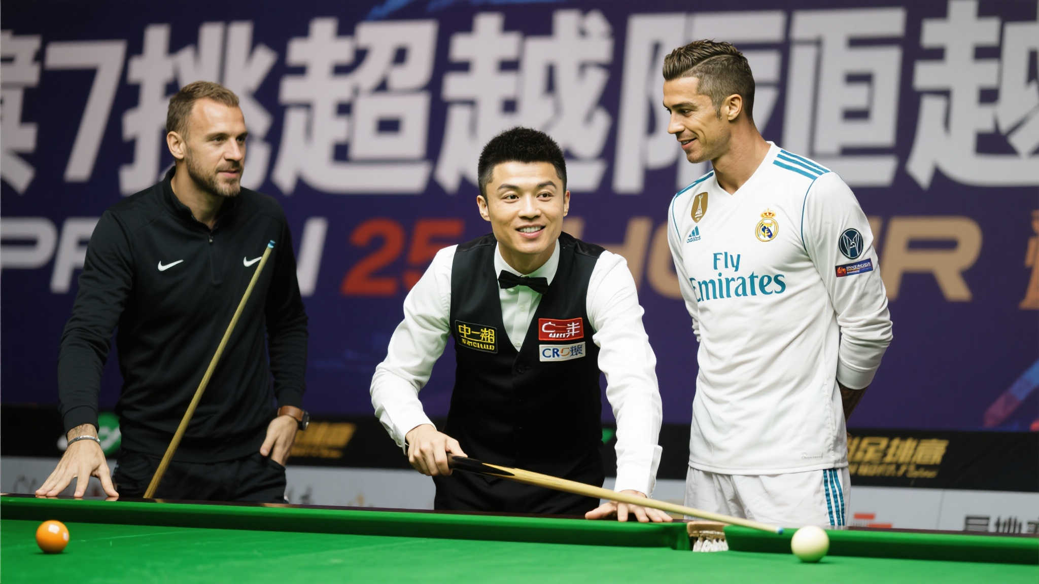 丁俊晖:视C罗为最爱球员,曾与贝克汉姆和C罗亲密交流 丁俊晖:视C罗为最爱球员,曾与贝克汉姆和C罗亲密交流